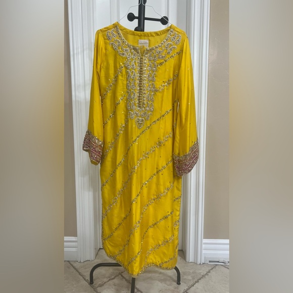 Yellow palazzo Designer: AGHA NOOR BRIDAL - Picture 1 of 4